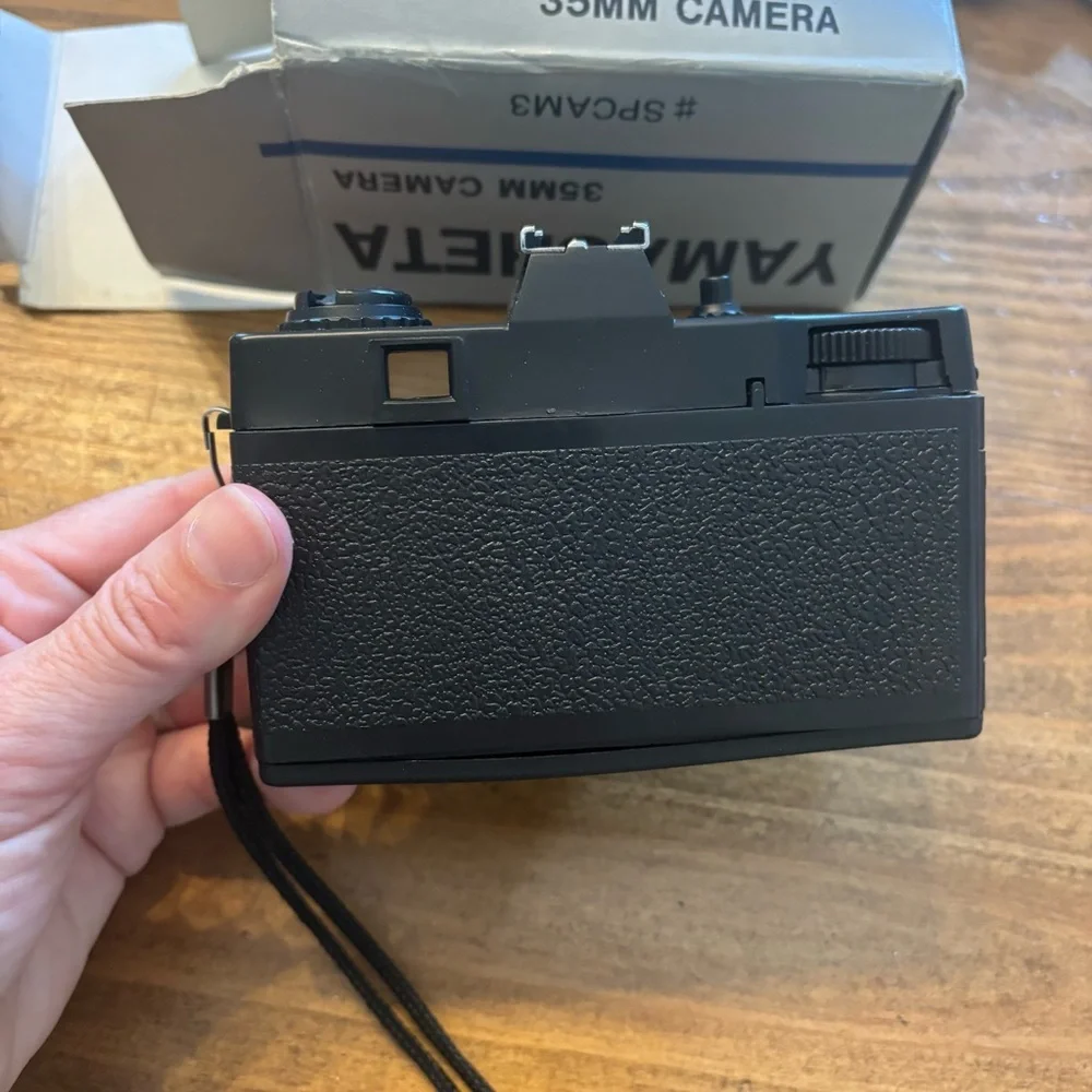 Yamasheta Black 35mm Optical Lens Manual Focus Photo Film Camera Not Tested